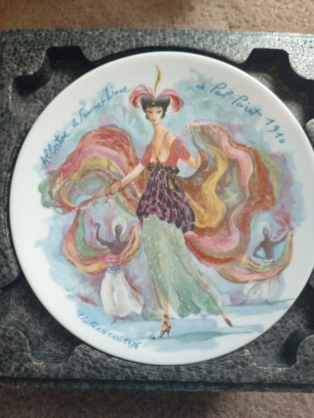 Haviland d’Arceau-Limoges Les Femmes Du Siecle Fine Porcelain Plate 8.5”